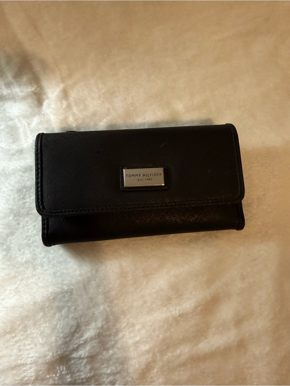 Tommy Hilfiger Black Saffiano Trifold Wallet with Logo Plaque
